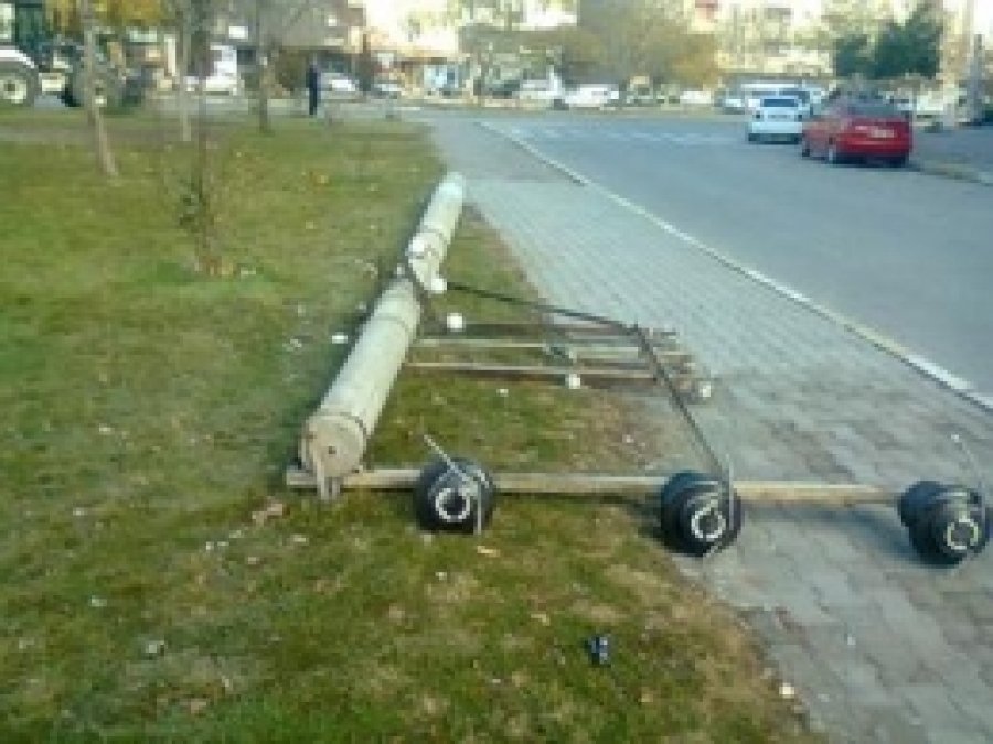 Kovancılar'da Elektrik Direkleri Kaldırılıyor