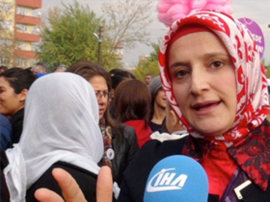 'AK Parti veya BDP Değil, Kadın Olarak Buradayız'
