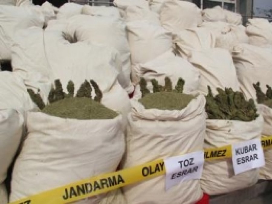 Lice'de 12 Ton Esrar Ele Geçirildi