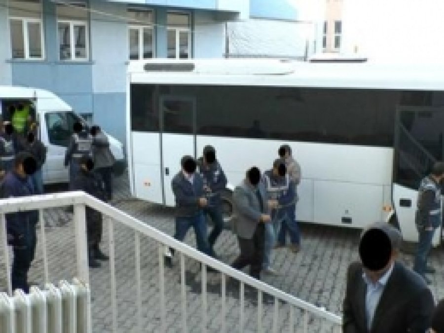 Tefecilik Suçundan Gözaltına Alınan 17 Kişi Tutuklandı