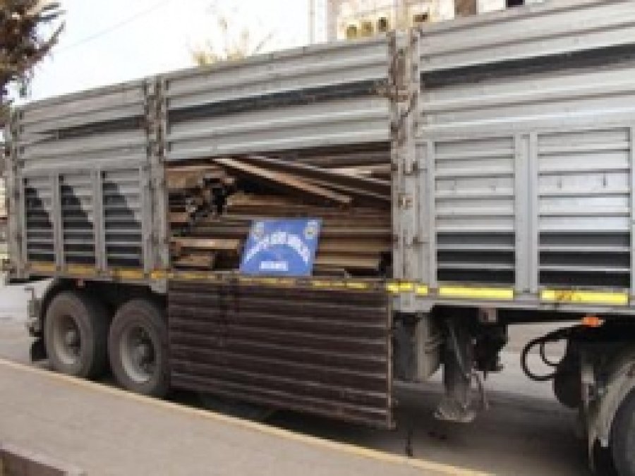 Tren Raylarını Çalan Zanlılar Yakalandı 