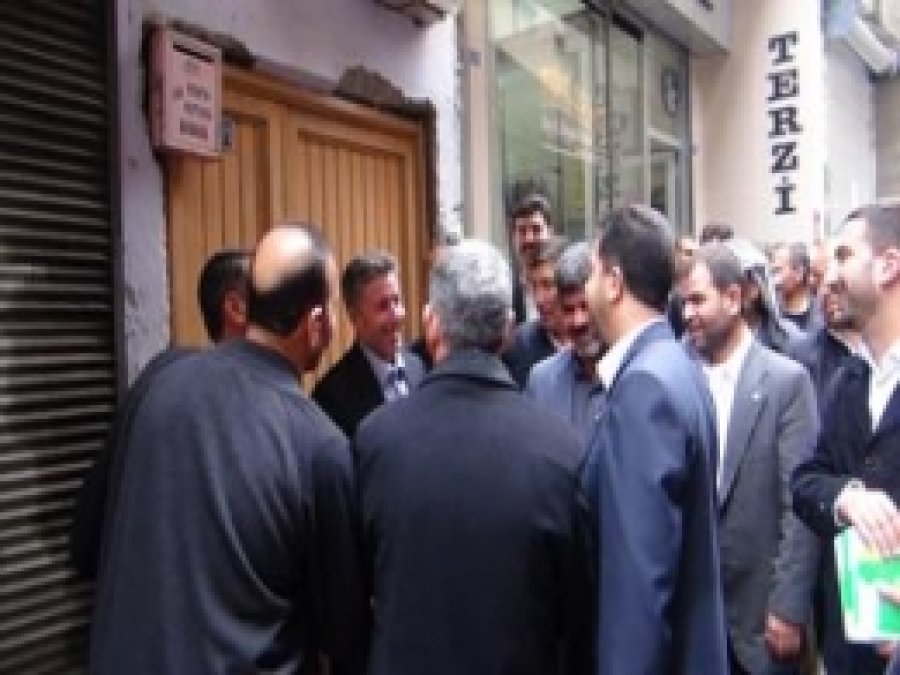 HÜDA PAR'lılar Birecik'te Esnafı Ziyaret Etti    