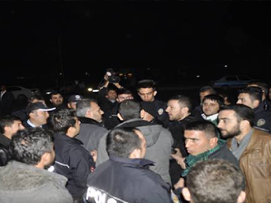 Elektrik Kesintisi İsyan Ettirdi