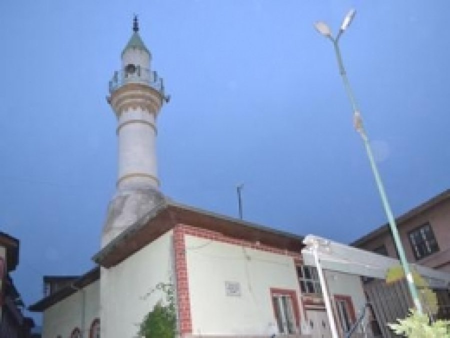 Pazar Günü Camii Kapalı… 