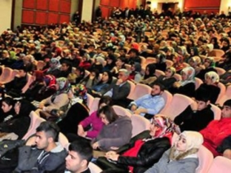 İnönü Üniversitesi Niyazi Mısri'yi Andı 