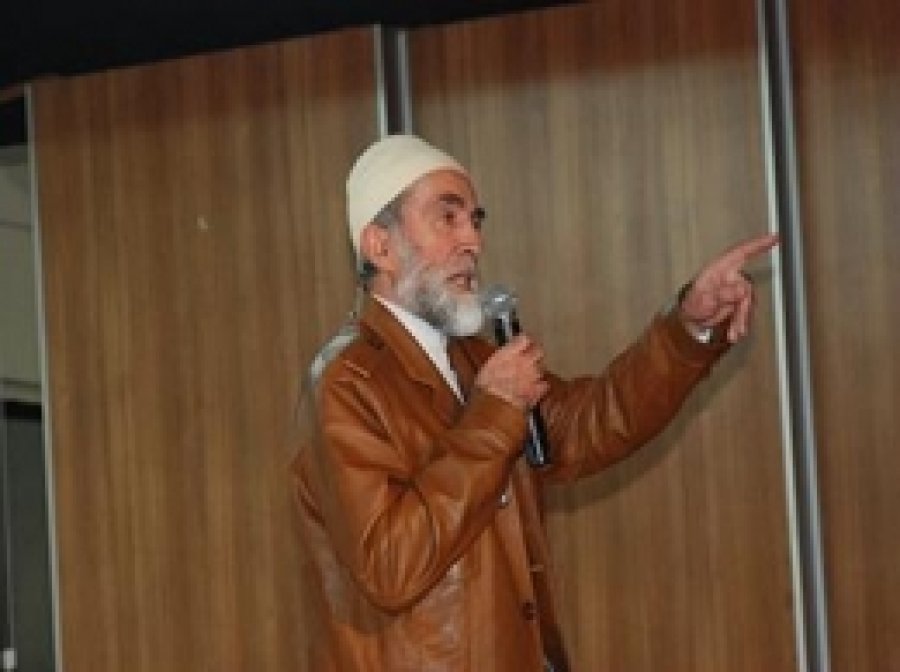 İnsanlığın Kurtuluş Kaynağı Kur'an'dır 