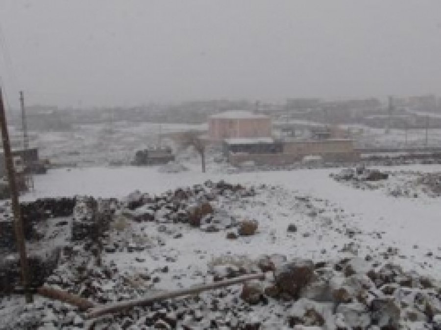 Yılın İlk Karı Şırnak Ve İlçelerinde Eğitimi Durdurdu 