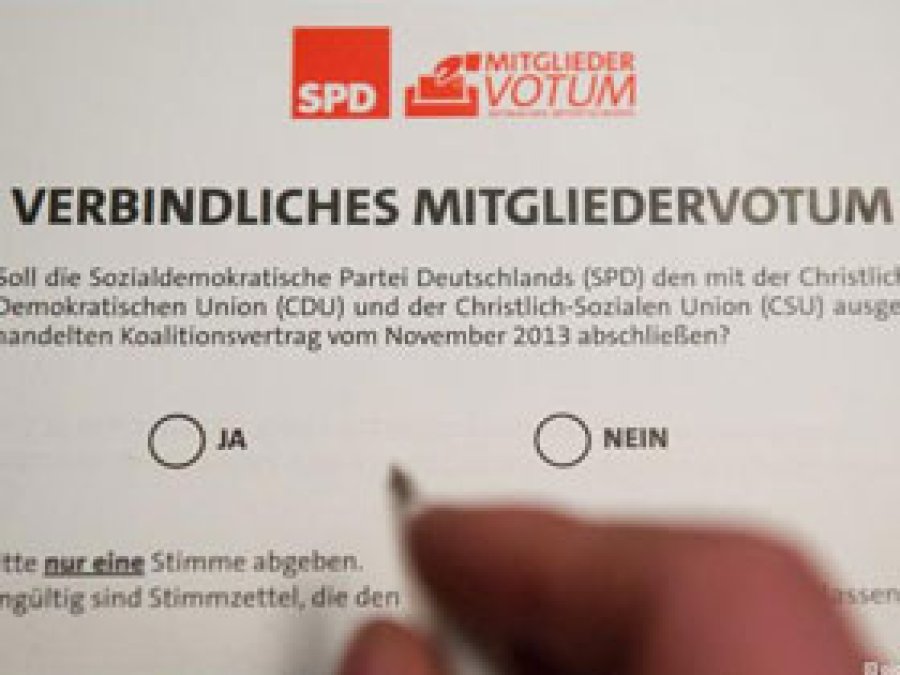 SPD Büyük Koalisyonu Oyladı