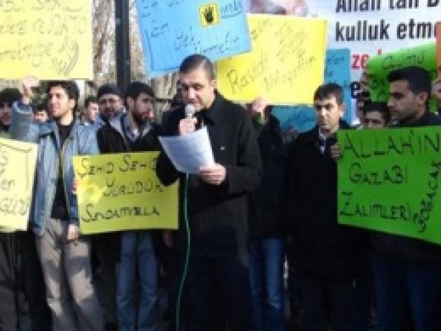 Şehid Alim Abdulkadir Molla'nın İdamına Tepki  