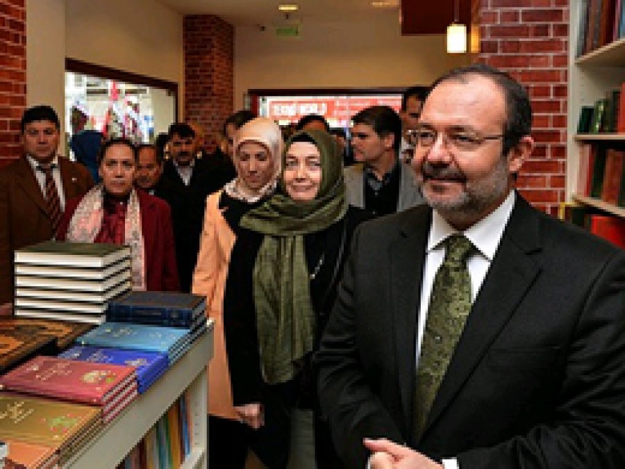 'En Büyük Zararı İslam Görmüştür'