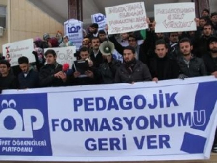İlahiyat Öğrencileri: Formasyonumu Geri Verin! 