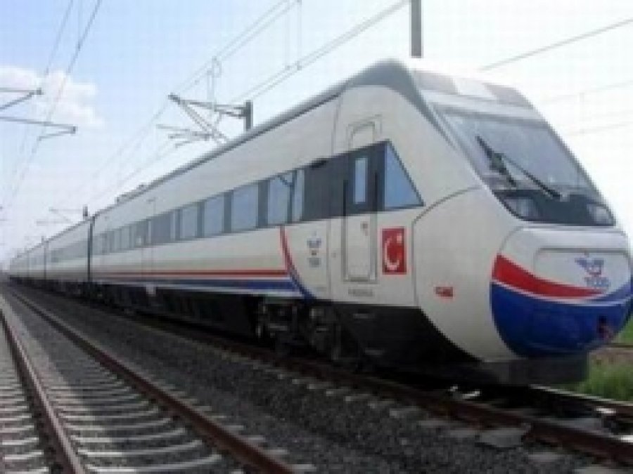 Yerli Hızlı Trenler 2018'de Raylarda Olacak