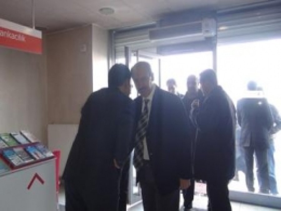 Vali Büyükersoy Banka Şubelerini Ziyaret Etti