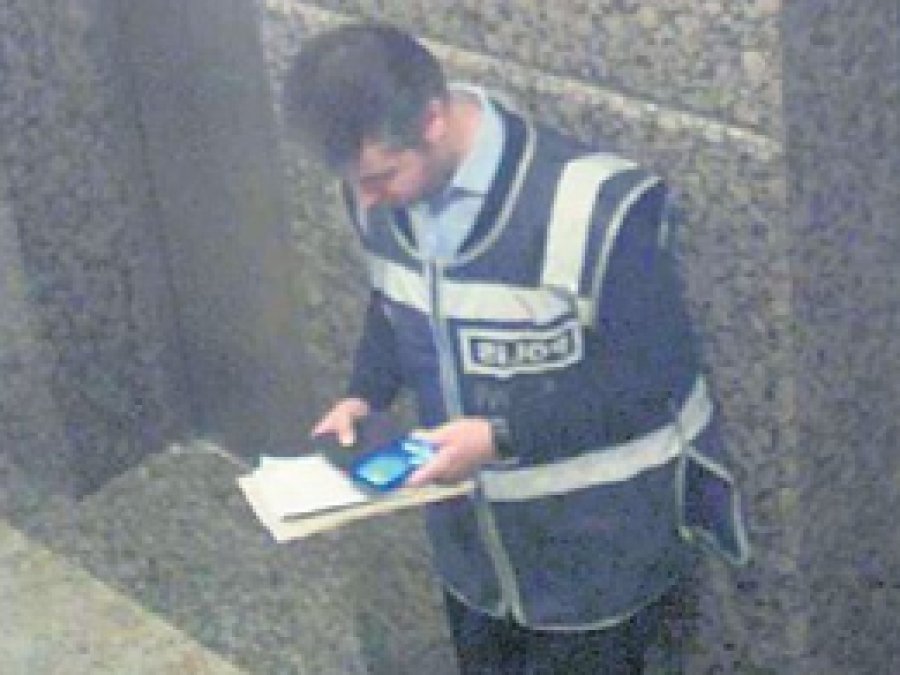 Polis, Talimatla Bakanın Ofisini de Aramış
