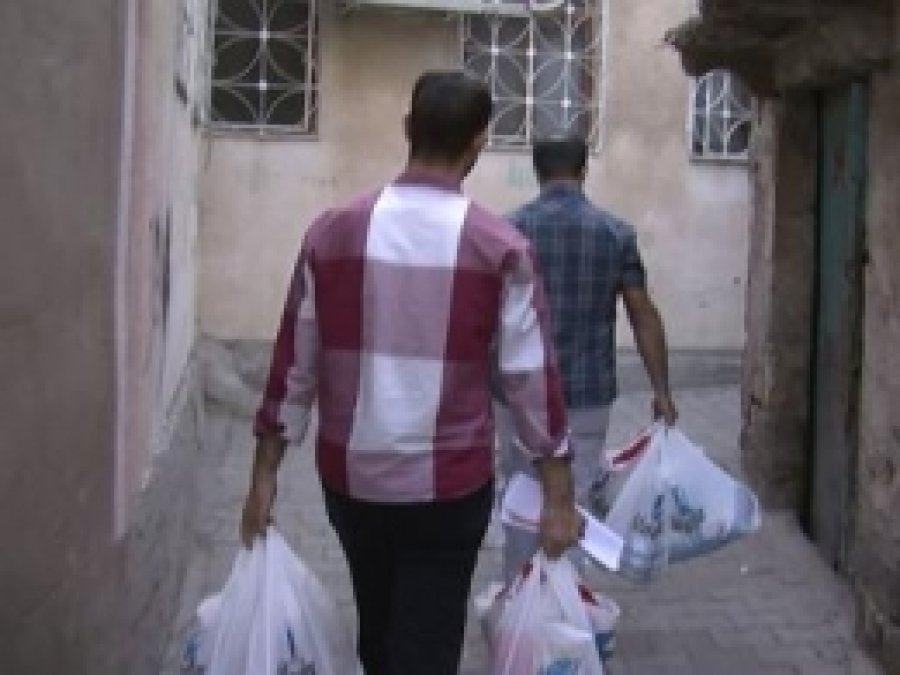 Mustazafların Siirt'teki Yardımları Devam Ediyor