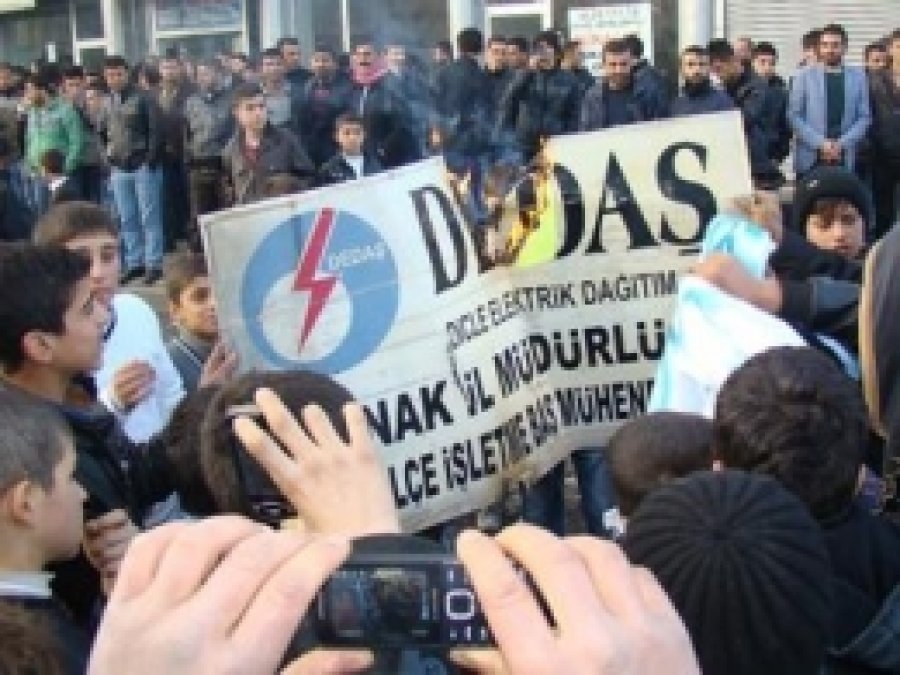 Cizre DEDAŞ'a Kesinti Baskını