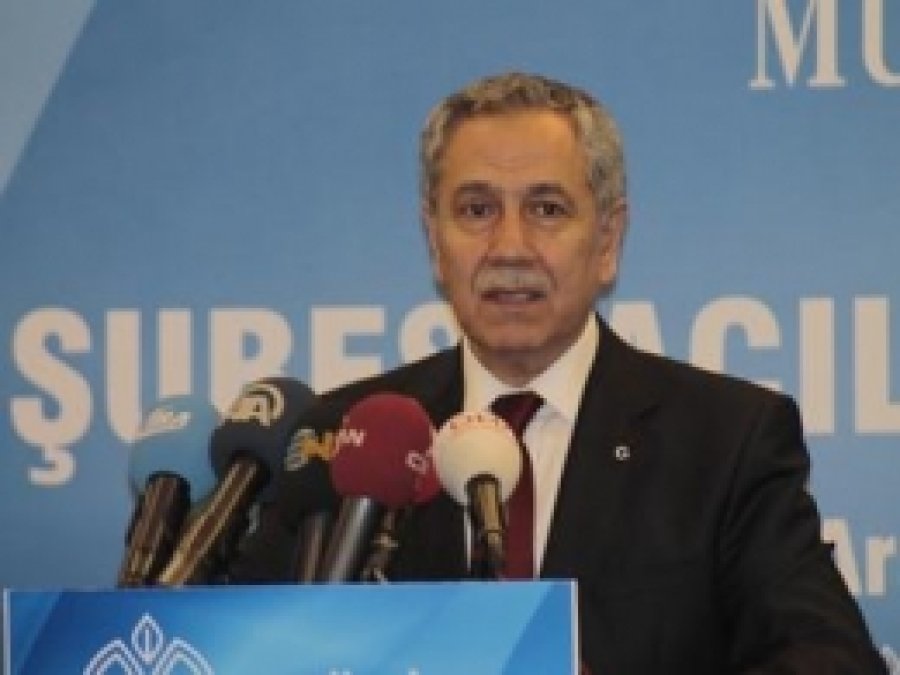 Bülent Arınç İstifaları Değerlendirdi