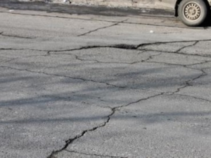 Diyarbakır'da Yollar Çöküyor 