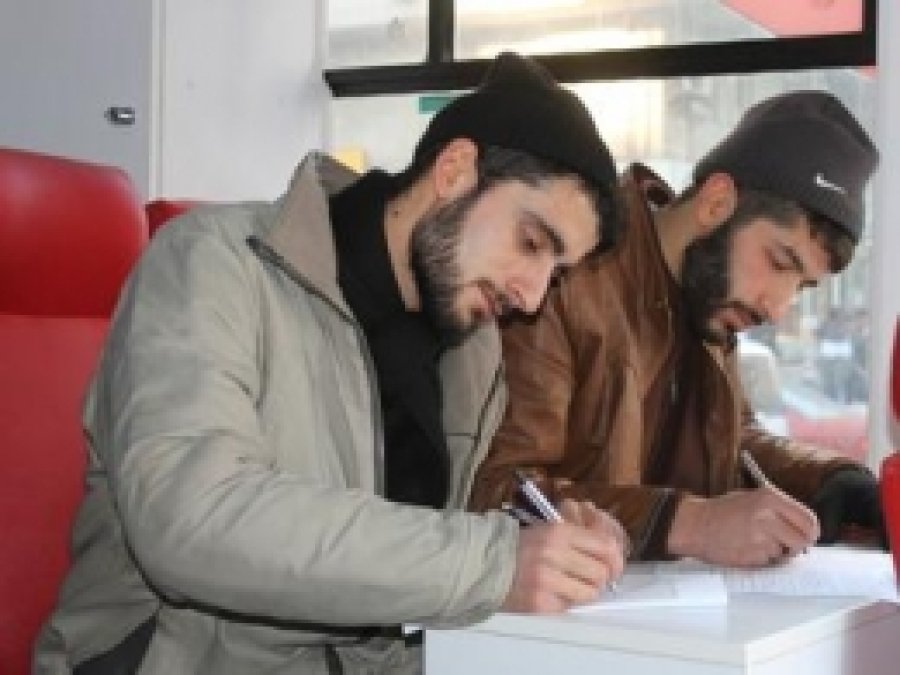 Hür Gençler Kan Verdi
