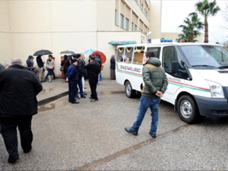 Servis Minibüsü Kanala Yuvarlandı: 6 Ölü, 18 Yaralı