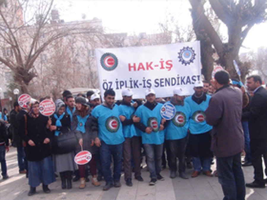 Eylemdeki İşçiler Valiliğe Yürüdü