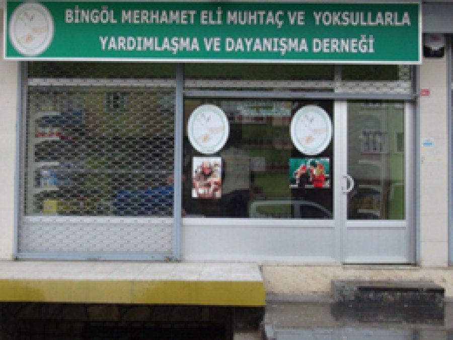 Merhamet Eli Yardımlarına Devam Ediyor