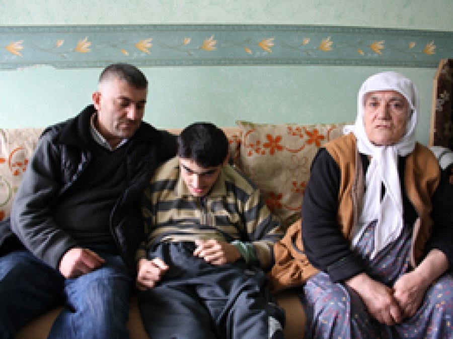 Hüseyin 16 Yıldır Yatağa Mahkum