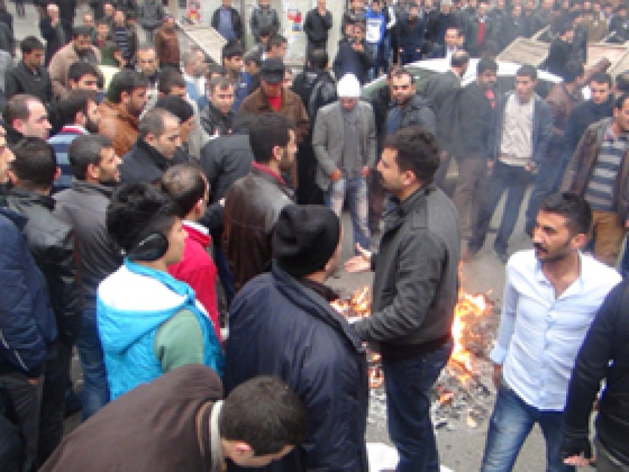 Diyarbakır'da Elektrik Kesintileri Halkı İsyan Ettirdi 