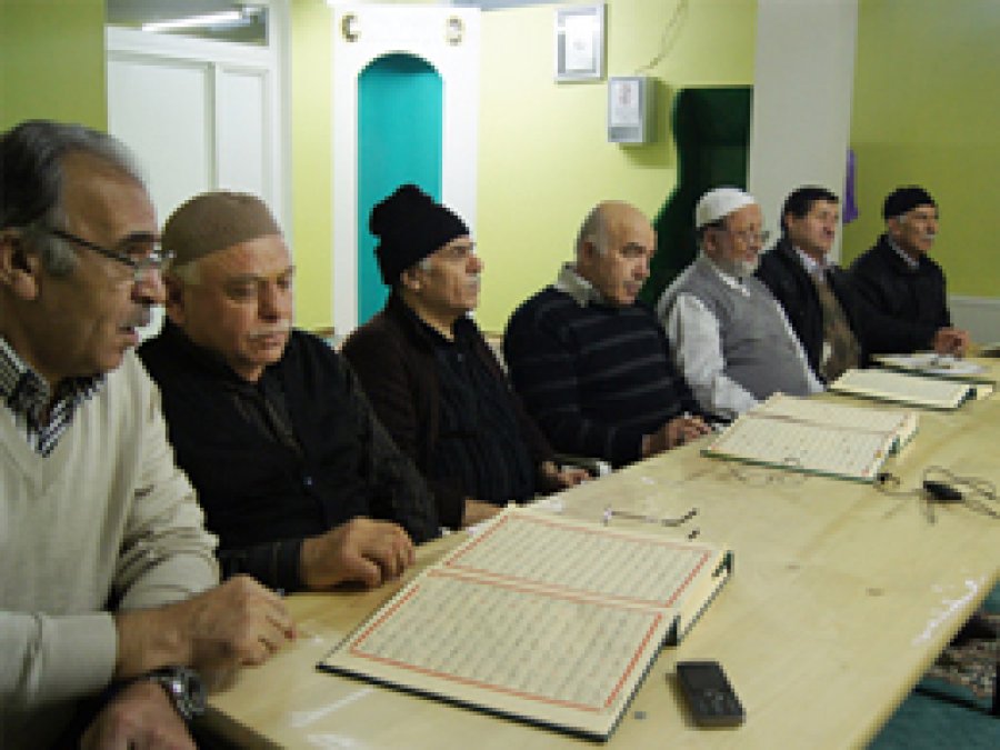 Avrupa'da 7'den 70'e Kur'an Dersi