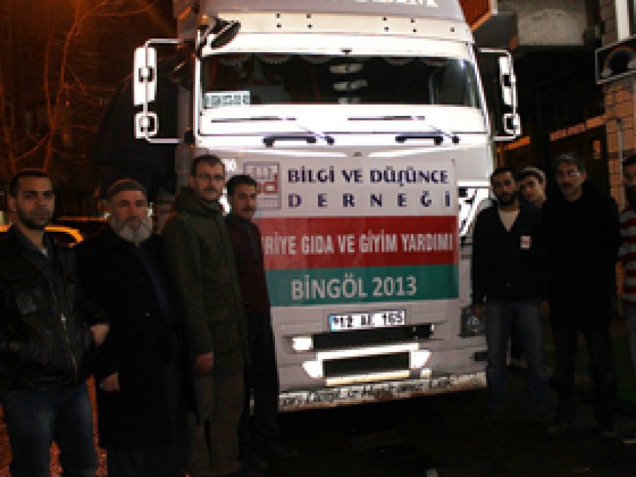 Bingöl'den Suriye'ye 23 Ton Yardım