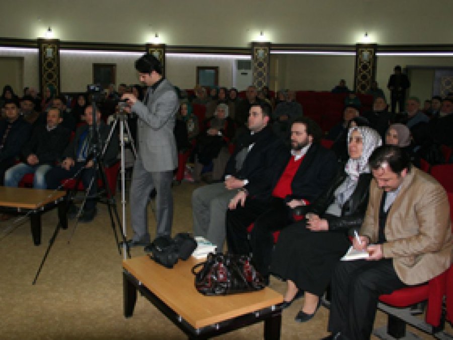 Bursa'da Hz. Mevlana ve Mesnevi Konferansı 