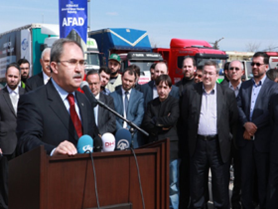 22 TIR'lık Yardım Konvoyu Suriye'ye Girdi