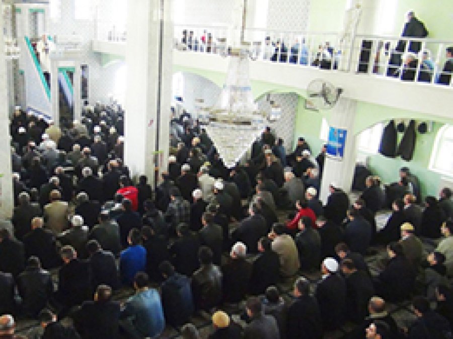 'Allah'ı Sevmek O'na Kulluk Etmektir'