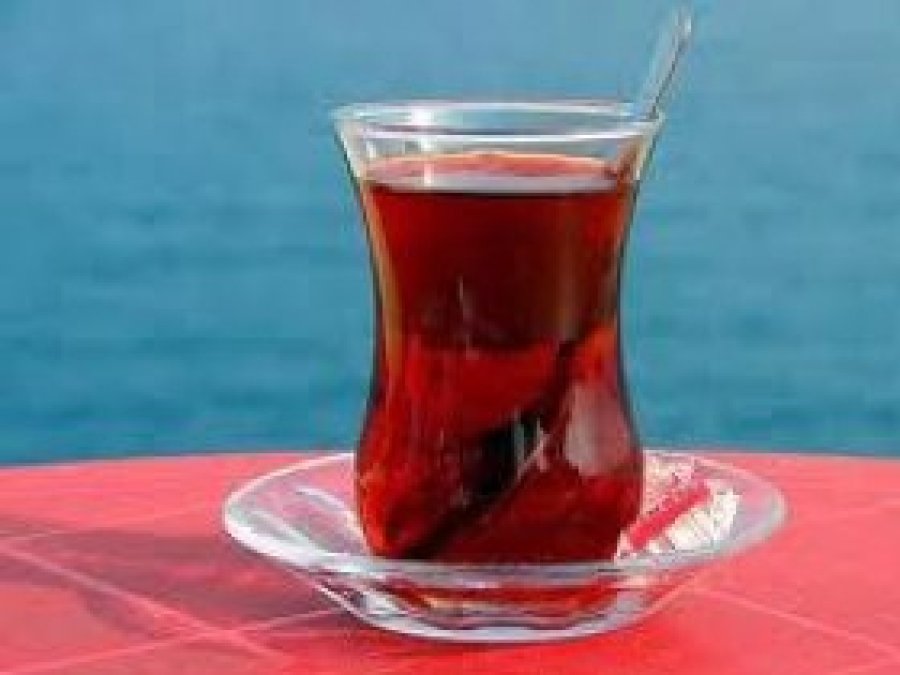 2 Saat Kitap Okuyana Çay Bedava