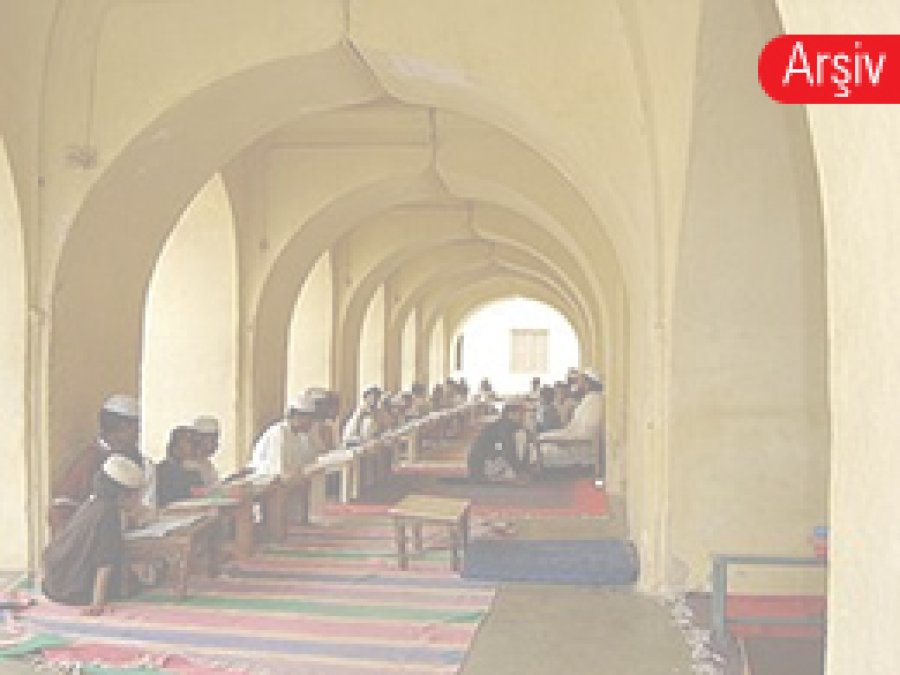 'Talebelere Medrese İstiyoruz'