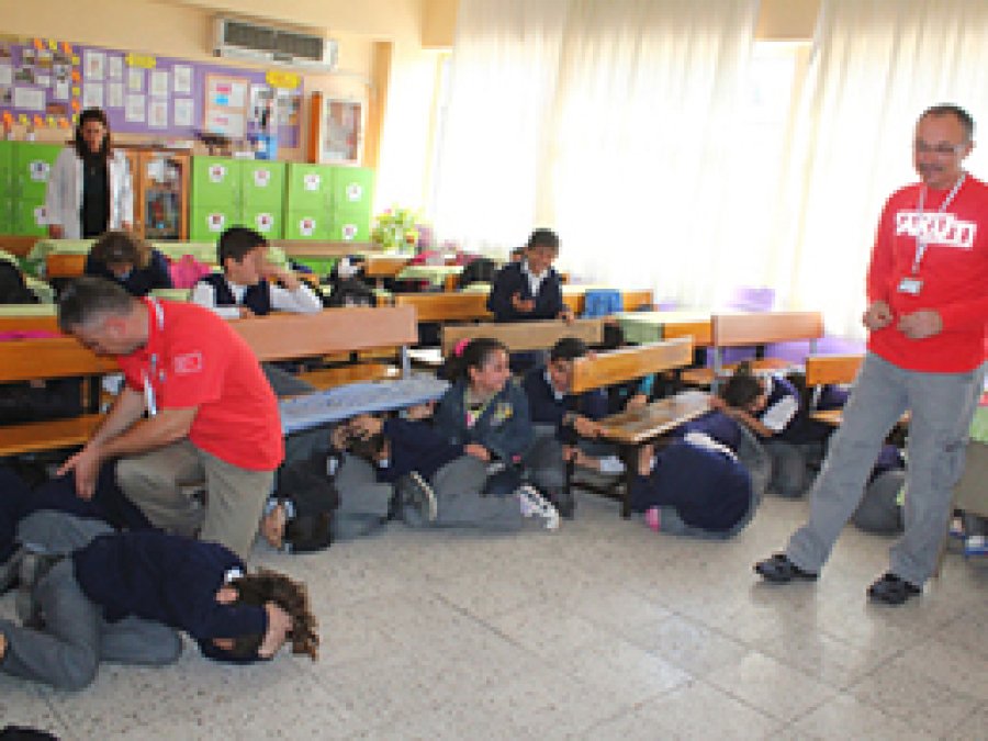 Öğrencilere Deprem Eğitimi