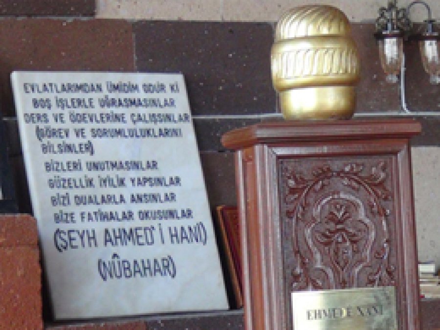 Kürt Bilge Ehmedê Xanî'nın Hayatı