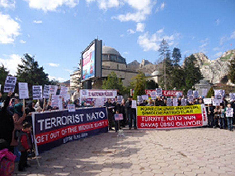 'Türkiye'deki NATO Üsleri Kapatılsın'