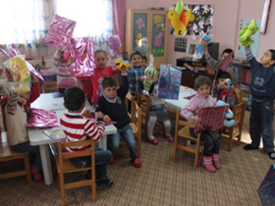 Anaokulu Öğrencilerinden Yardımseverlik Örneği