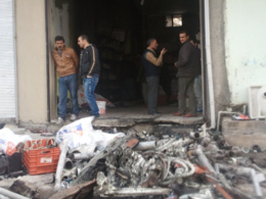 Viranşehir'de Tesisatçı Dükkanında Yangın