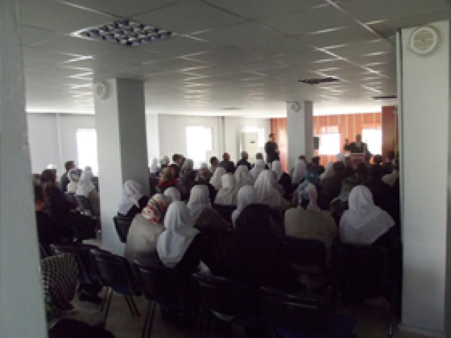 Umre'ye Gidenlere Seminer Verildi
