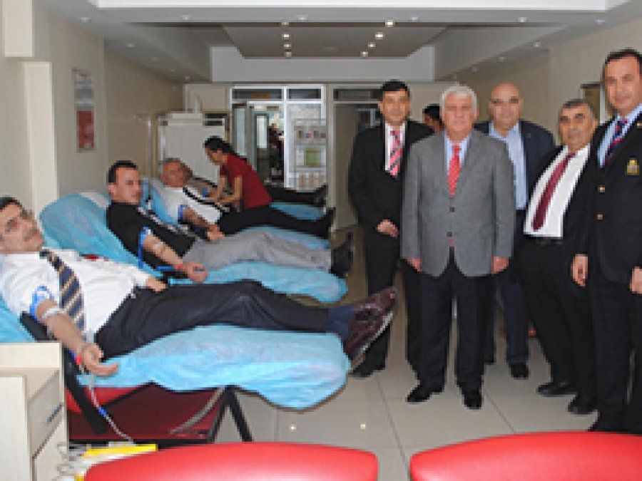 İzmir Esnafından Kan Bağışı Kampanyası
