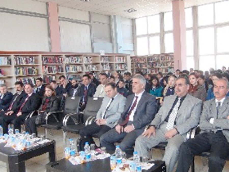 'Okumayan Bir Toplumuz'