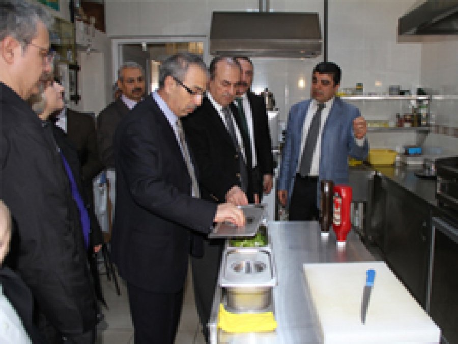 İzmir'deki Okul Kantinleri Sınıfı Geçti