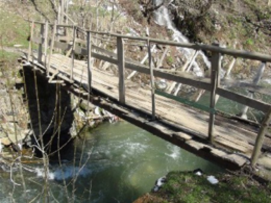 Bitlis Halkı Tahtadan Köprü Çağını Yaşıyor