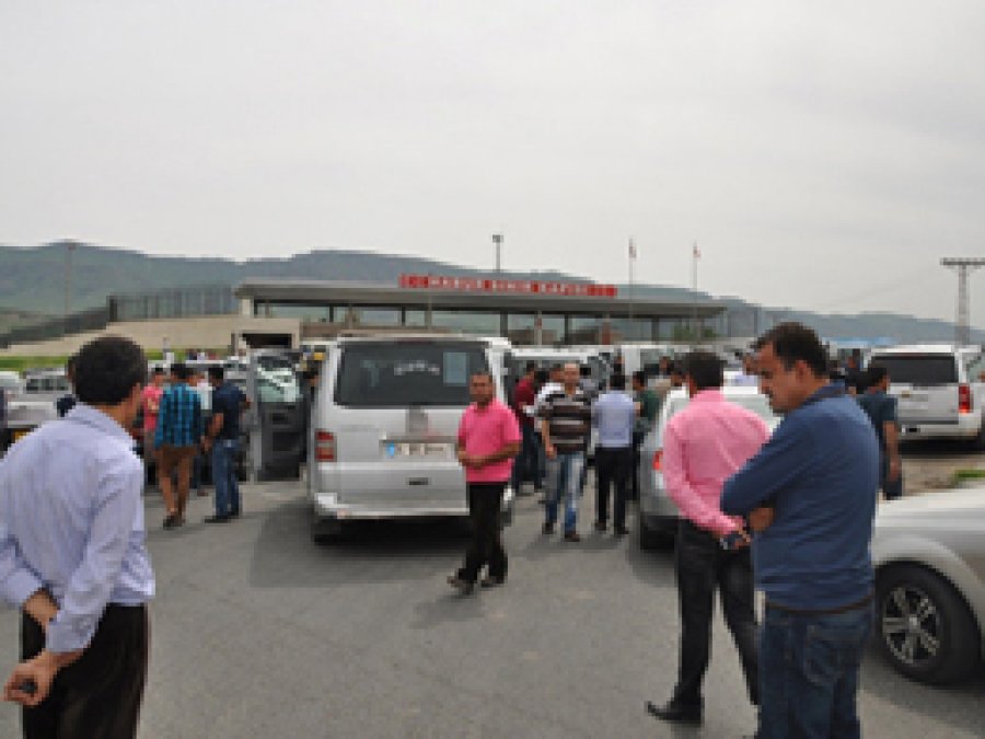 Taksicilerden Habur'da 5+1 Eylemi