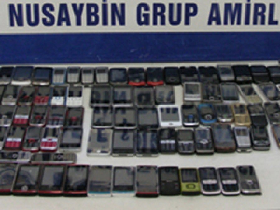Nusaybin'de Kaçak Cep Telefonu Ele Geçirildi 