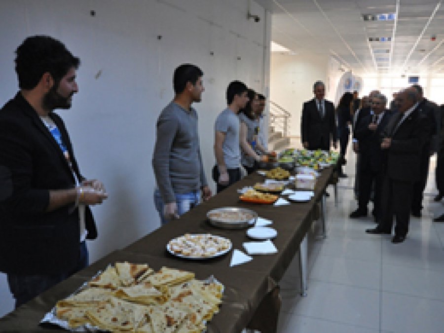 Üniversite Öğrencilerinden Kermes