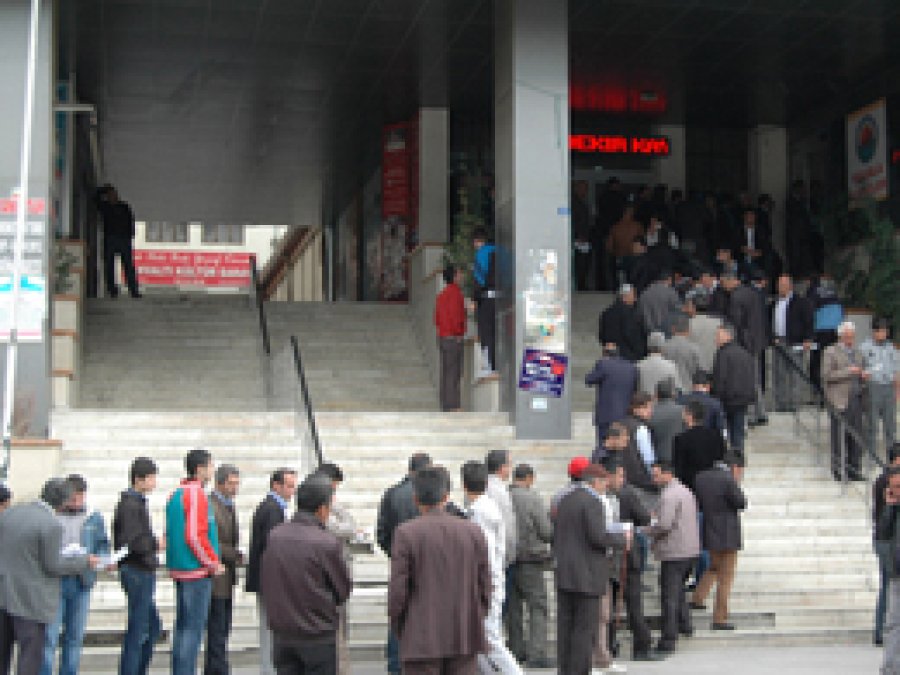 Konut İçin Kuyruk