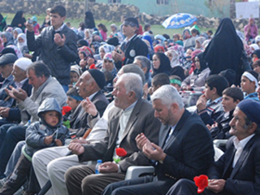 'O'nu (sav) Anmak Bizim İçin Şereftir'